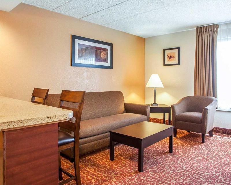 Quality Inn & Suites Милуоки Экстерьер фото